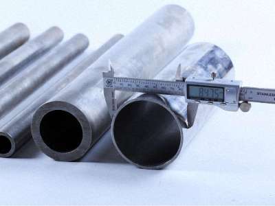 使用精密管有專家現(xiàn)場指導(dǎo)服務(wù)，施工無憂！